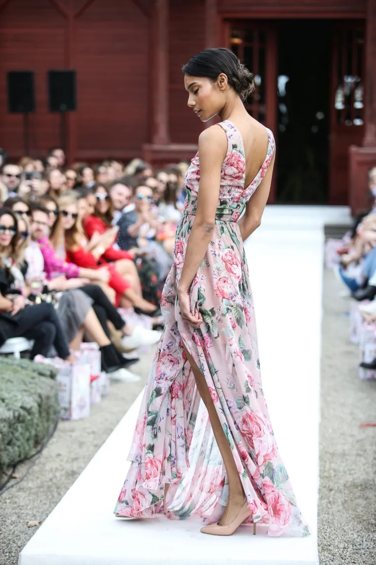 NESTA&Scaron;NE HALJINICE: Pored otkrivenih bradavica i međunožja, modna revija pala u drugi plan