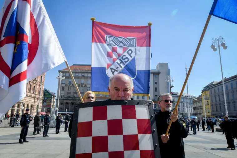 Crnoko&scaron;ulja&scaron;i na čelu s Kelemincem mar&scaron;irali centrom Zagreba: &lsquo;Nije ovo sekularna država, ovo je katolička država&rsquo;