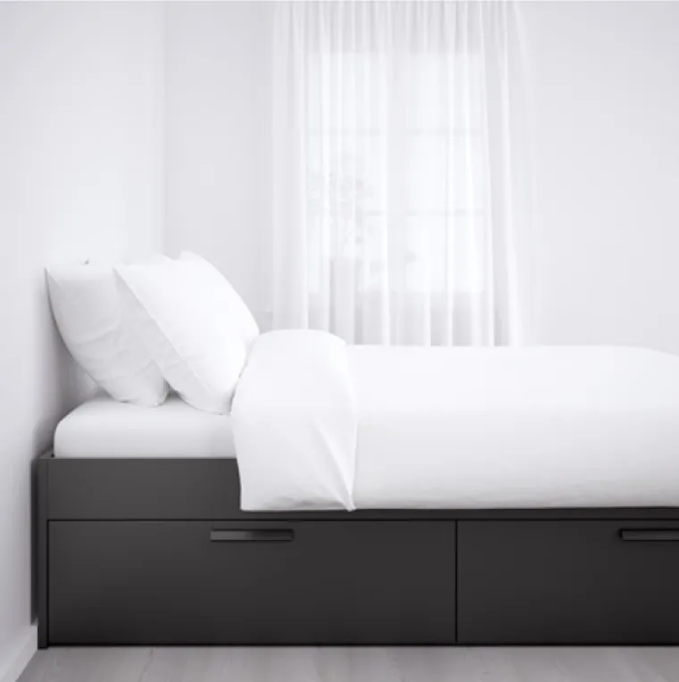 Crni drveni krevet s ladicama za odlaganje, Ikea, 1.199,00 kuna