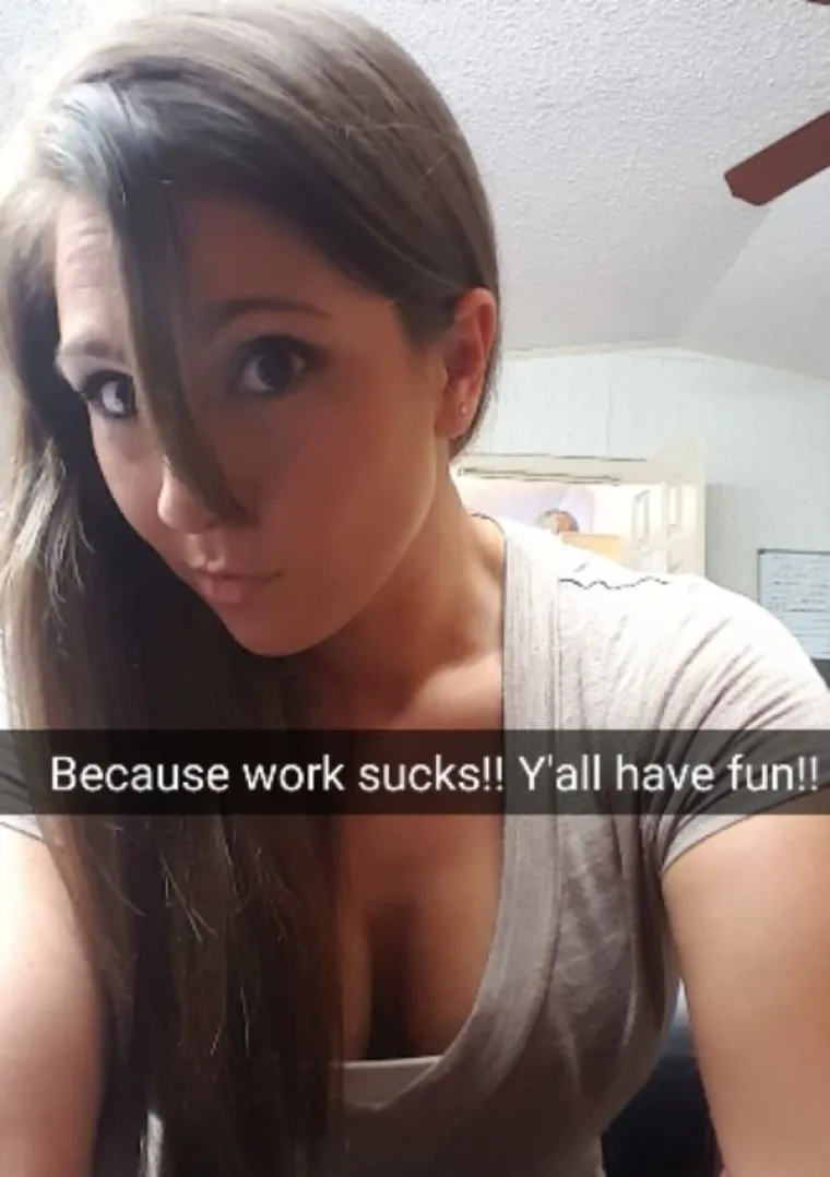 NA POSLU IM JE DOSADNO PA SE MORAJU NEKAKO ZABAVITI: Kad šef ne gleda, ured postaje striptiz klub