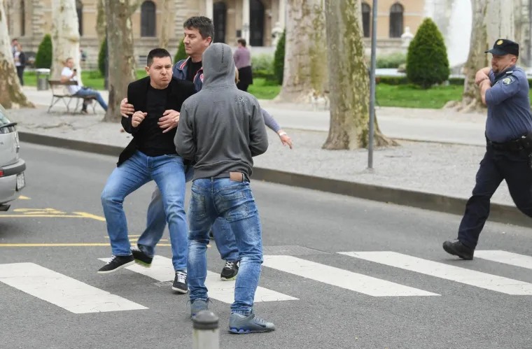 Nakon izricanja presude na Županijskom sudu Davidu Kom&scaron;iću (20) za ubojstvo biv&scaron;e djevojke, trudne Kristine Krupljan 19), zbog dobacivanja je doslo do sukoba izmedju Kristininog oca i prolaznika. Umijesao se Kristinin stric koji je jednog i udario nogom. Kom&scaron;ić je osuđen na 30 godina zatvora.