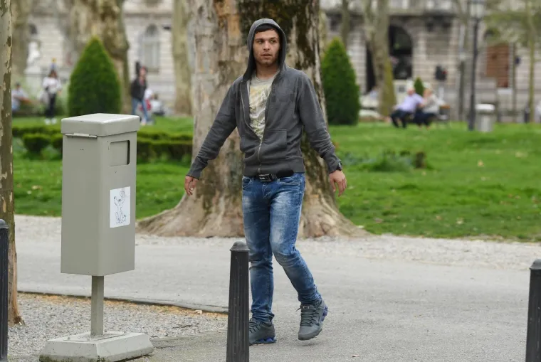 INCIDENT NAKON IZRICANJA PRESUDE DAVIDU KOMŠIĆU: Kristinin stric nogom udario prolaznika koji je dobacivao