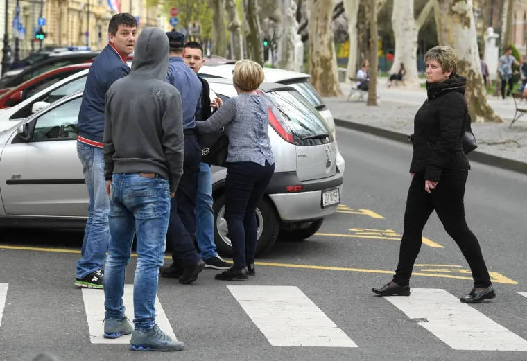 INCIDENT NAKON IZRICANJA PRESUDE DAVIDU KOM&Scaron;IĆU: Kristinin stric nogom udario prolaznika koji je dobacivao