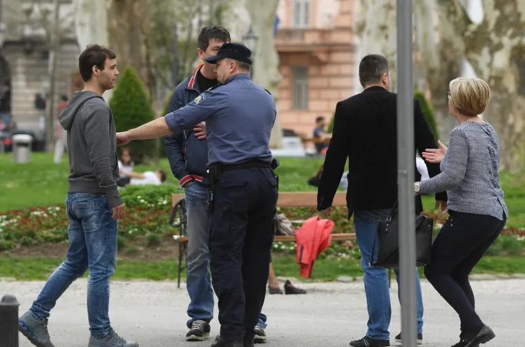 INCIDENT NAKON IZRICANJA PRESUDE DAVIDU KOM&Scaron;IĆU: Kristinin stric nogom udario prolaznika koji je dobacivao