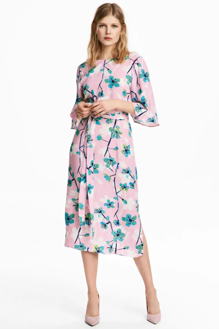 Baby pink haljina na vezanje cvjetnog uzorka, H&amp;M, 369,41 kuna