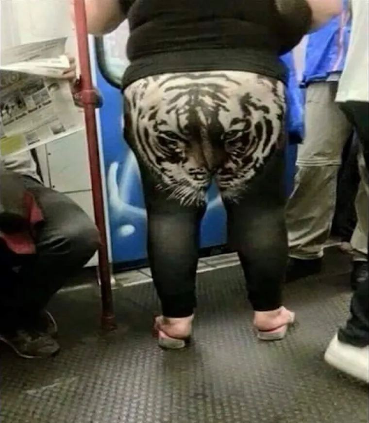 NAPRAVILI SU URNEBESNE POGRE&Scaron;KE U MEĐUNOŽNOJ REGIJI: Neka moda nije za svakoga, no ova nije za nikoga