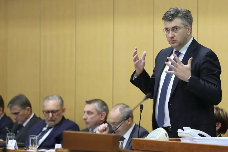 Aktualnim prijepodnevnom počela 8. sjednica Sabora RH