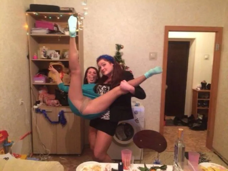 UŽIVAJU U RAZUZDANOJ ZABAVI I NE SRAME SE TOGE: Cure se na društvenim mrežama pohvalile škakljivim prizorima