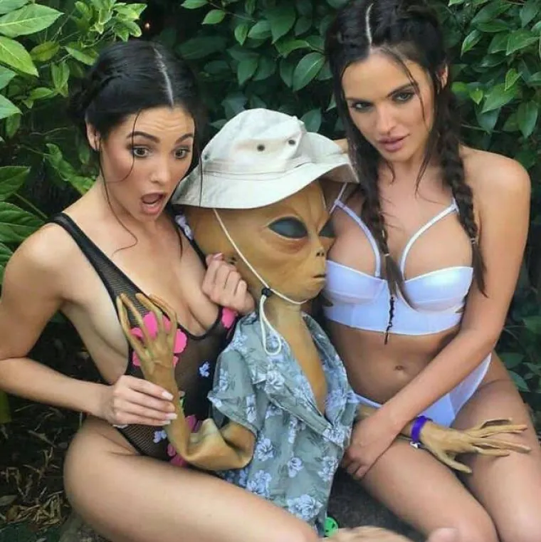 UŽIVAJU U RAZUZDANOJ ZABAVI I NE SRAME SE TOGE: Cure se na dru&scaron;tvenim mrežama pohvalile &scaron;kakljivim prizorima