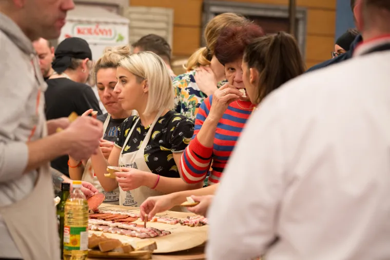 Žuti i Čale počastili ekipu sa seta