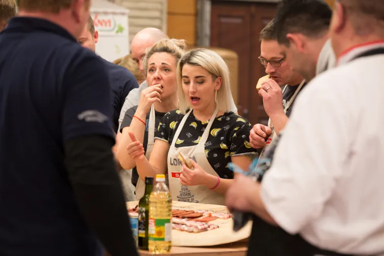 Žuti i Čale počastili ekipu sa seta