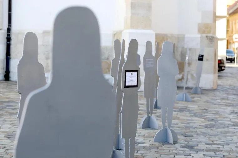 DAN D ZA ISTANBULSKU: Aktivistice ispred Sabora postavile siluete koje simboliziraju ubijene žene