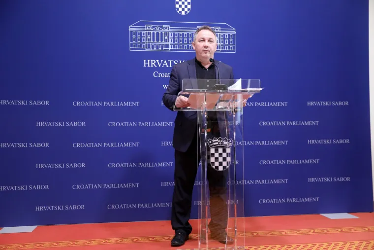 Culej na konferenciji za novinare na temu napada na osjećaje vjernika i Katoličku crkvu