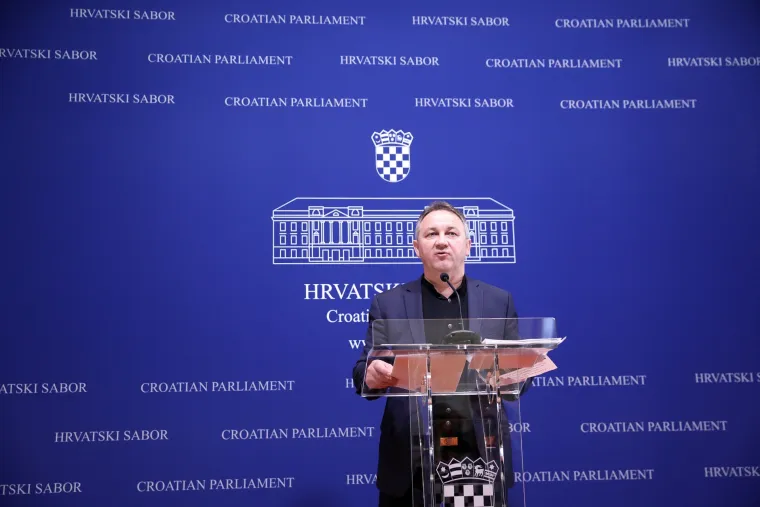 Culej na konferenciji za novinare na temu napada na osjećaje vjernika i Katoličku crkvu