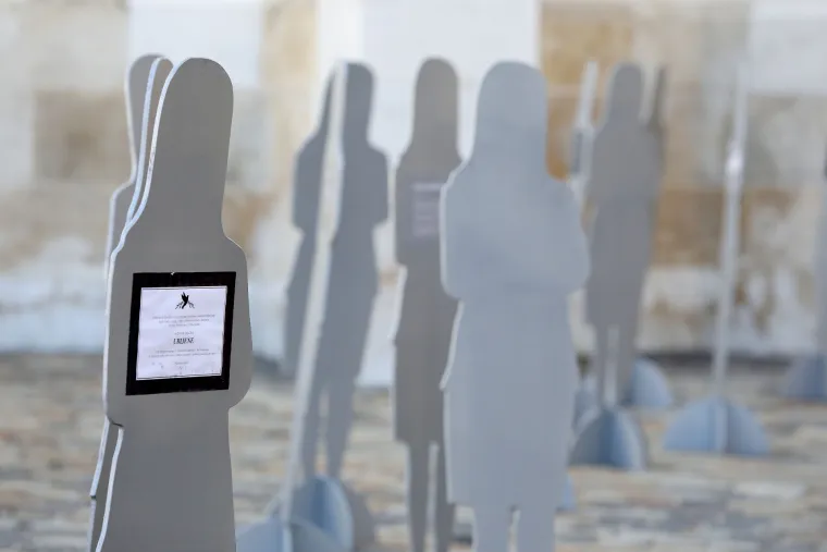 Aktivistice ispred Sabora postavile siluete koje simboliziraju ubijene žene