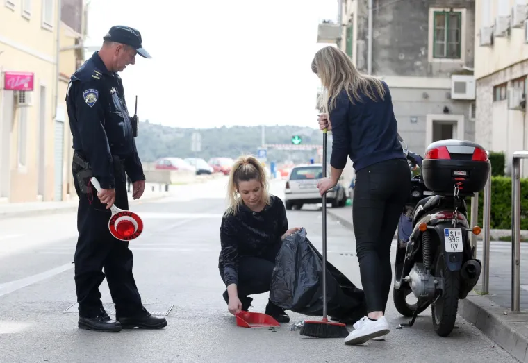 Či&scaron;ćenje ulice nakon sukoba Funcuta i Tornada