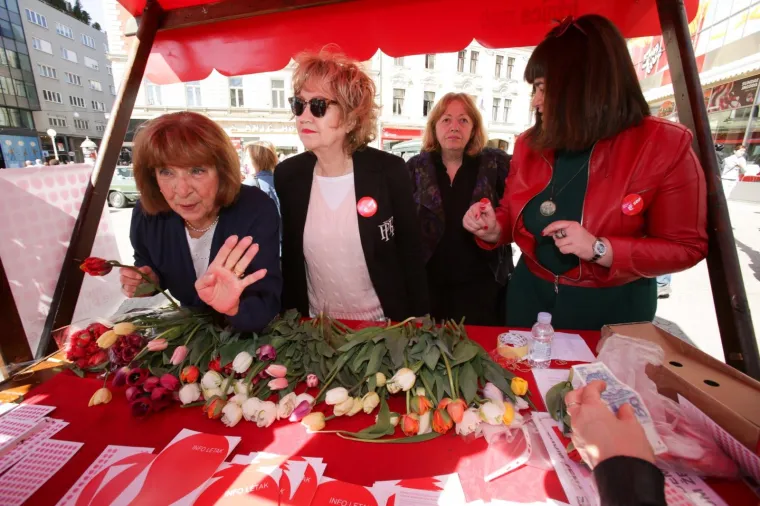 Tradicionalna humanitarna akcija 'Omiljeni cvijet Ane Rukavine'