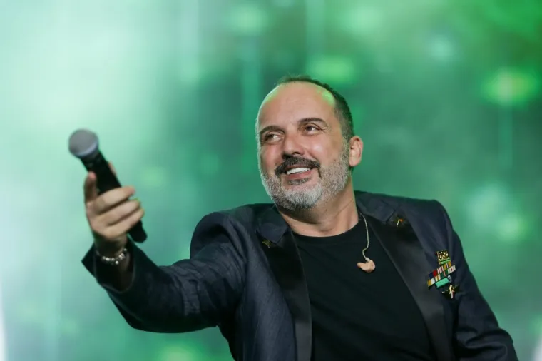 TONY ZAPJEVAO PRED ZAGREBAČKOM PUBLIKOM: Na Trgu bana Jelačića izveo svoje najveće hitove