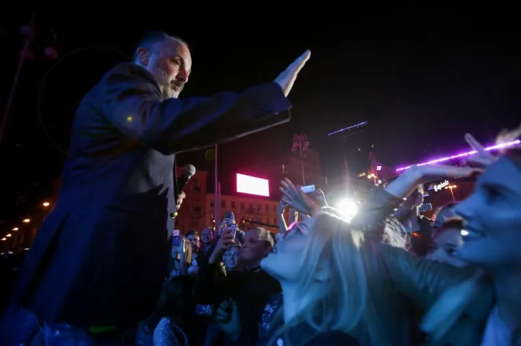 TONY ZAPJEVAO PRED ZAGREBAČKOM PUBLIKOM: Na Trgu bana Jelačića izveo svoje najveće hitove