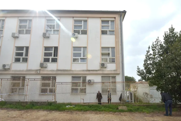 Zadar: u dvori&scaron;te PU zadarske noćas bačena ručna bomba