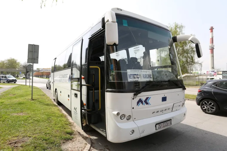 Nesreća u Karlovcu: autobus naletio na biciklistkinju