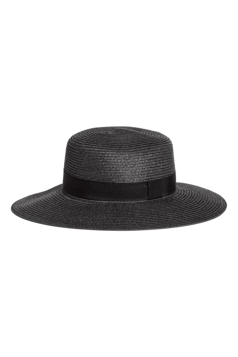 Crni pleteni šešir, H&amp;M, 96,37 kuna