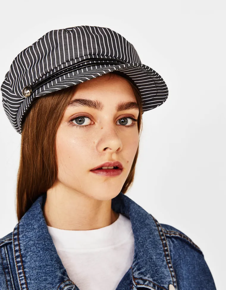 Mornarska kapa na prugice, Bershka, 99,90 kuna