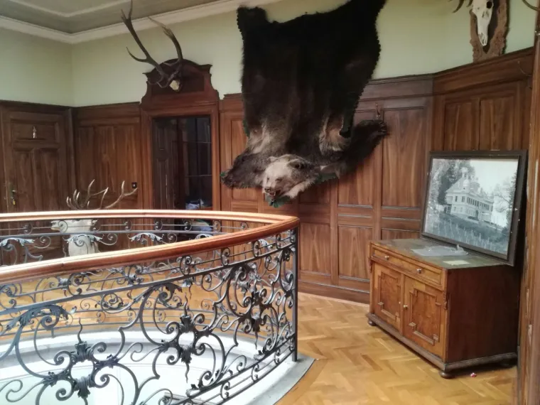 Neupitan je dru&scaron;tveni interes za kupnju dvorca &Scaron;aulovec jer se tako vrijedan objekt ne može prepustiti igri privatnih interesa. Dvorac treba otvoriti javnosti, staviti ga u turističku i ugostiteljsku funkciju te uvesti u kurikulume kako bi bio dio obvezne edukacije djece.
Obrazloženje je to varaždinskog župana Radimira Čačića za plan da županija, kojoj je na čelu, kupi dvorac koji se trenutačno na dražbi prodaje za 4,1 milijun kuna kao dio stečajne mase propale &ldquo;Varaždinke&rdquo;