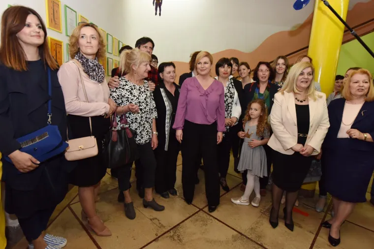 Predsjednica Kolinda Grabar Kitarović posjetila Osnovnu &scaron;kolu Fausta Vrančića u &Scaron;ibeniku