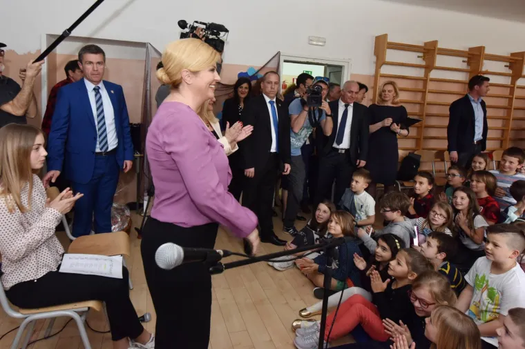Predsjednica Kolinda Grabar Kitarović posjetila Osnovnu &scaron;kolu Fausta Vrančića u &Scaron;ibeniku