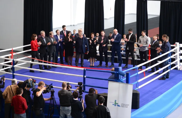 ZAGREB DOBIO SUPERMODERNI BOKSAČKI CENTAR: Legendarni Mavrović i Hrgović otvaranje nisu mogli propustiti