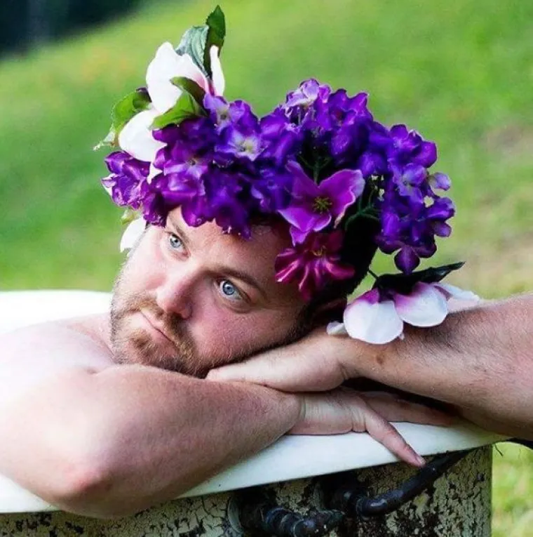 Fotke frajera u 'ženskim' pozama nasmijat će vas do suza