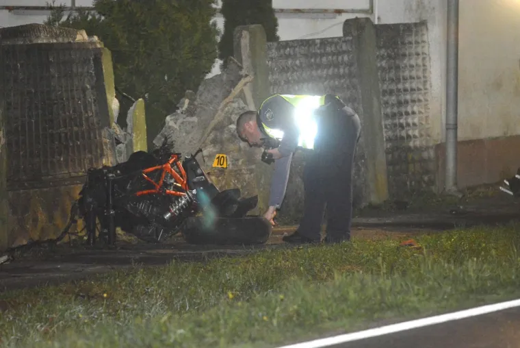 TRAGEDIJA U PODRAVINI: Zabio se u policijski automobil tijekom očevida nesreće u kojoj je poginuo motociklist