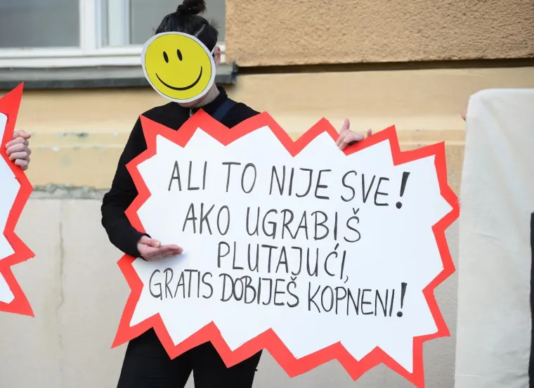 Zelena akcija održala prosvjed protiv LNG terminala ispred Hrvatskg sabora