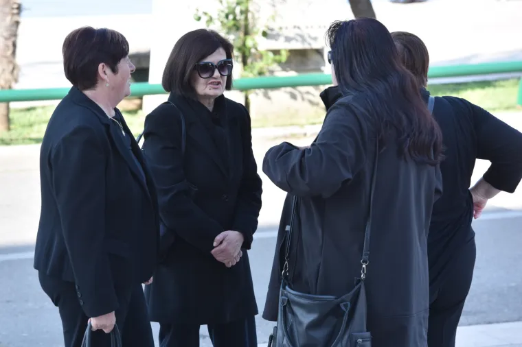 Predsjednica s vatrogascima