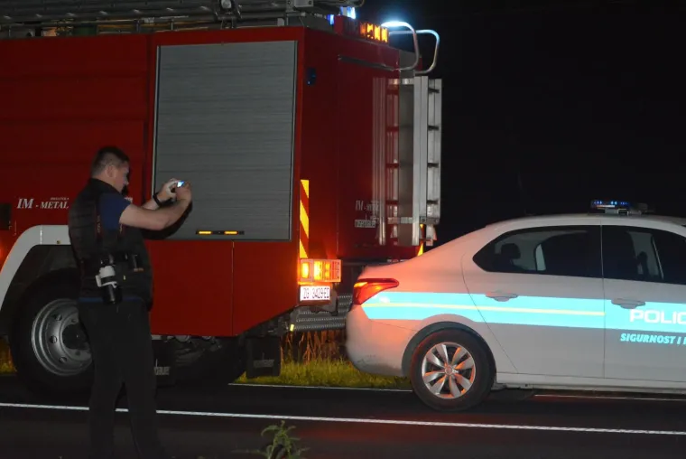 Zabio se u policijski automobil tijekom očevida u kojemu je poginuo motociklist