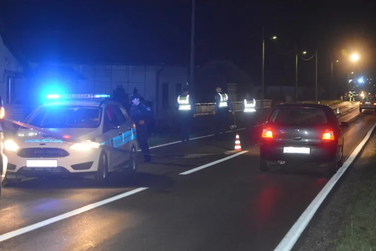 Zabio se u policijski automobil tijekom očevida u kojemu je poginuo motociklist