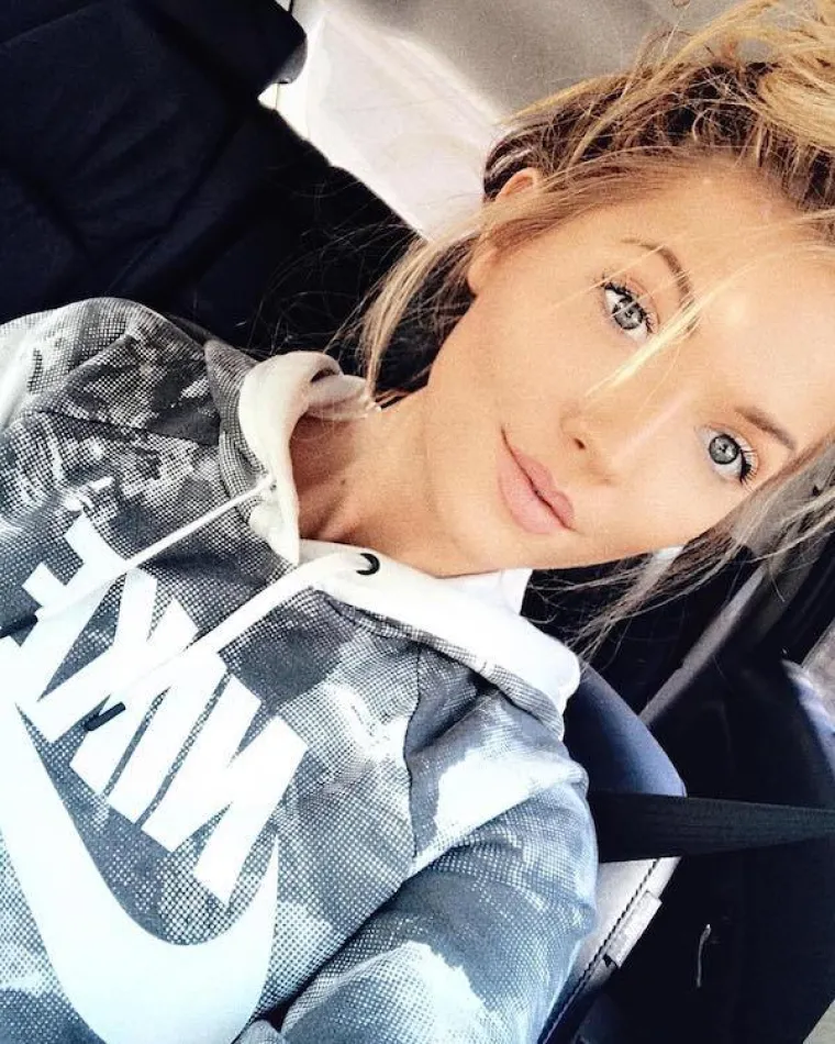 ERIN JE NEKA NOVA VRSTA COUNTRY PJEVAČICE: Umjesto u kaubojkama pozira u teretani i uskih haljinicama