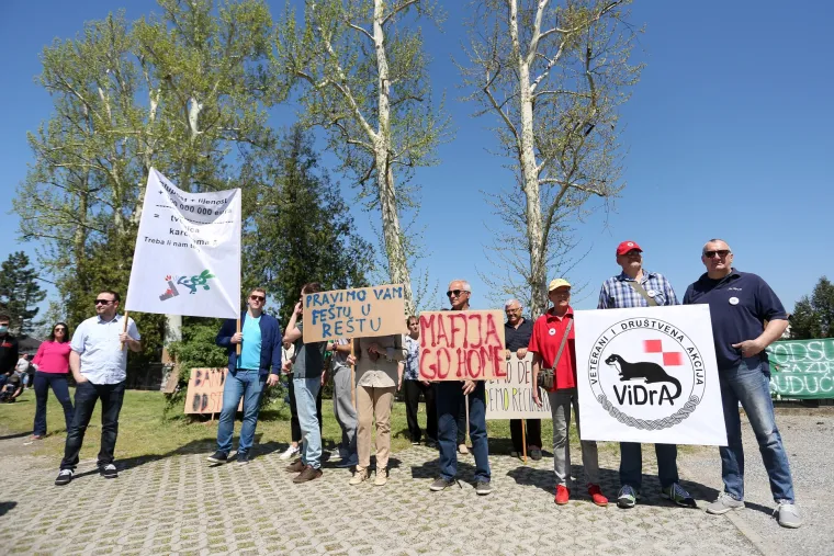 U Resniku održan prosvjed protiv izgradnje Centra za otpad i spalionice