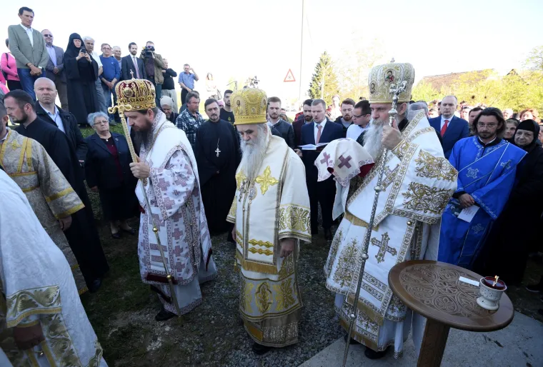 Patrijarh srpski Irinej blagoslovio obnovljeni Hram Svetog proroka Ilije u mjestu Mlaka