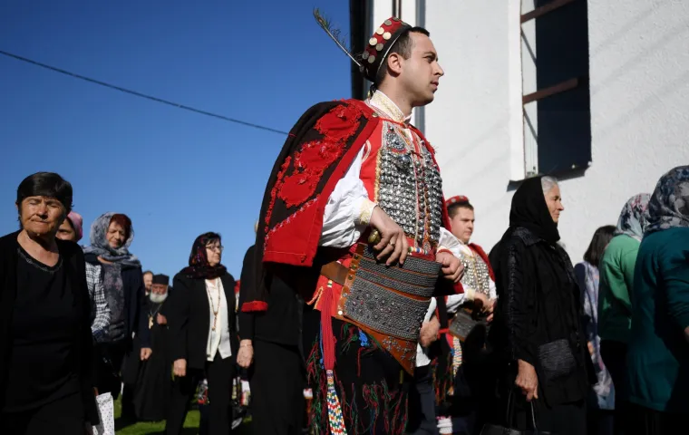 Patrijarh srpski Irinej blagoslovio obnovljeni Hram Svetog proroka Ilije u mjestu Mlaka