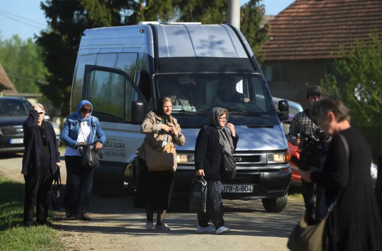 Patrijarh srpski Irinej blagoslovio obnovljeni Hram Svetog proroka Ilije u mjestu Mlaka