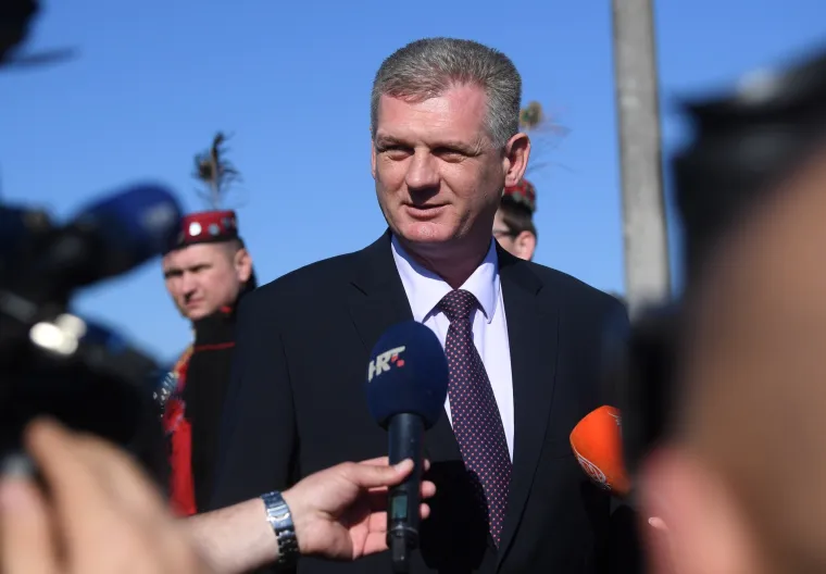 Patrijarh srpski Irinej blagoslovio obnovljeni Hram Svetog proroka Ilije u mjestu Mlaka