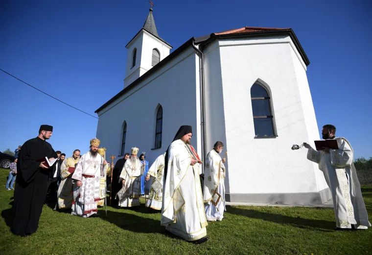 Patrijarh srpski Irinej blagoslovio obnovljeni Hram Svetog proroka Ilije u mjestu Mlaka