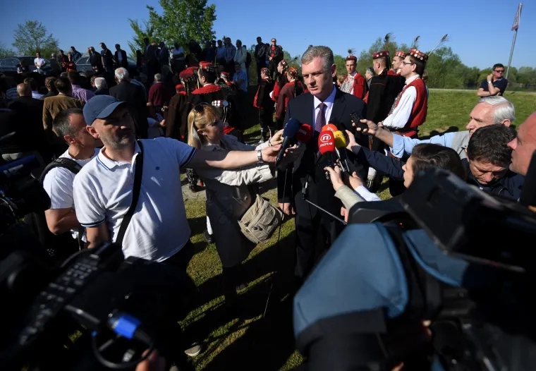 Patrijarh srpski Irinej blagoslovio obnovljeni Hram Svetog proroka Ilije u mjestu Mlaka