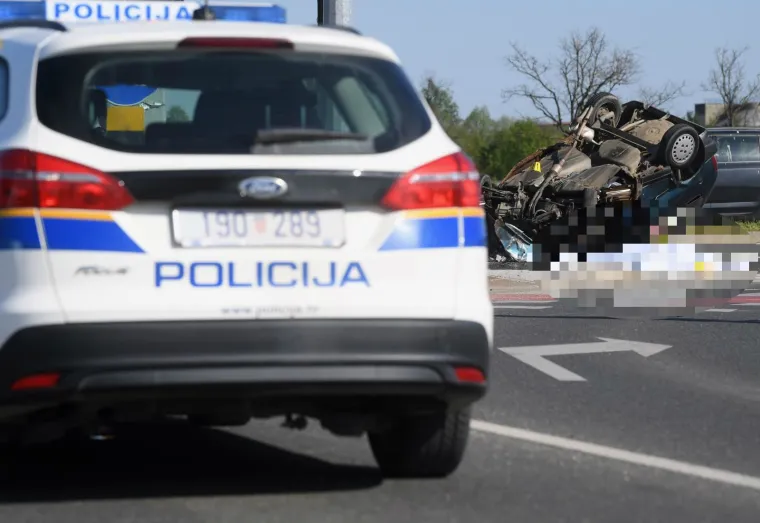 Strava u Velikoj Gorici: Od siline udarca izletio i na mjestu poginuo, Fiat potpuno smrksan