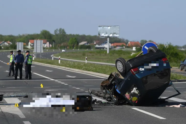 Strava u Velikoj Gorici: Od siline udarca izletio i na mjestu poginuo, Fiat potpuno smrksan