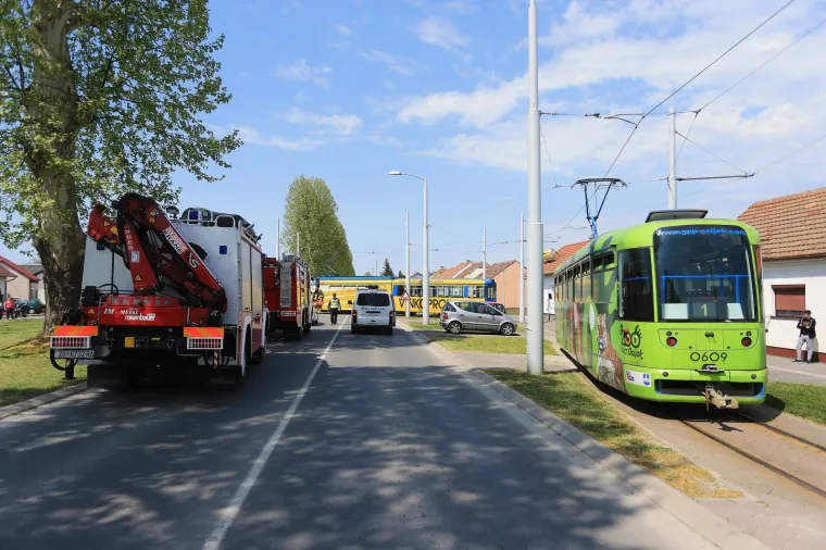 Prometna nesreća između tramvaja i osobnog automobila na Vi&scaron;njevcu