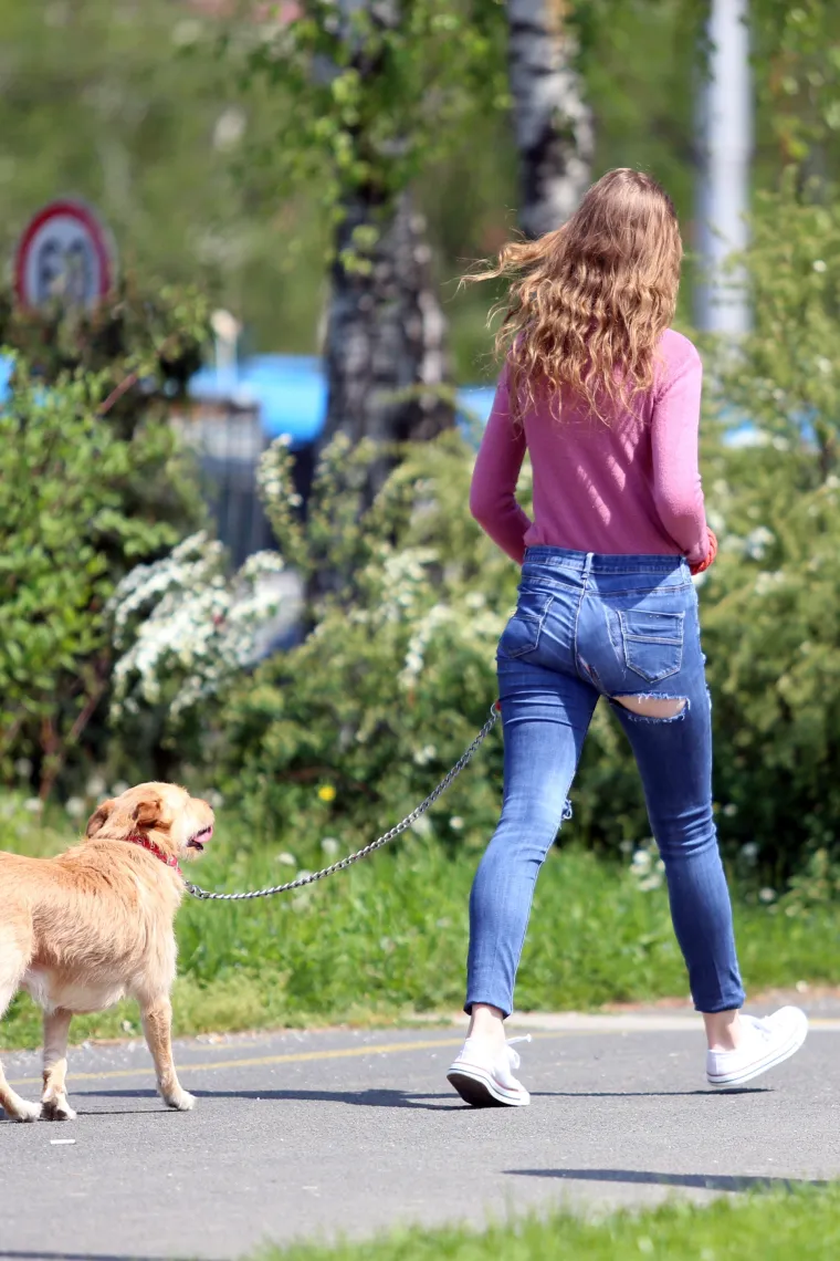 'Ventilacija stražnjice': s većim vrućinama u zagrebačku modu u&scaron;le i hlače s velikim rupama na guzi