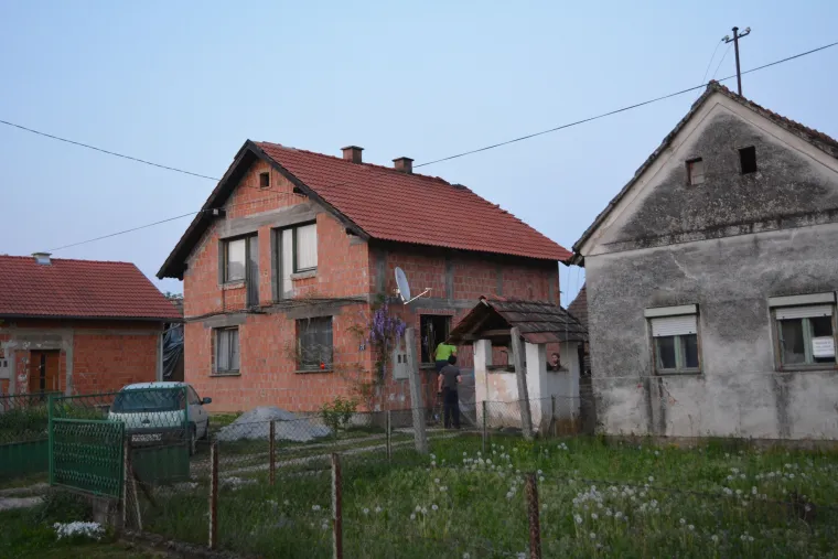 Užas kod Lipika: majka sedmero djece ubijena i zapaljena u kući, ubojica uhićen, skrivao se po &scaron;umi